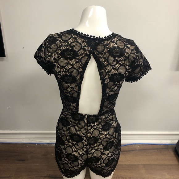 HOMMAGE from losangeles black floral lace sleeveless romper - Picture 3 of 7